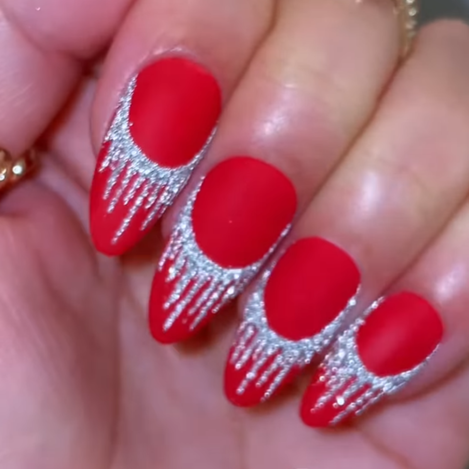 dripping-diamonds-press-on-nails-red-show