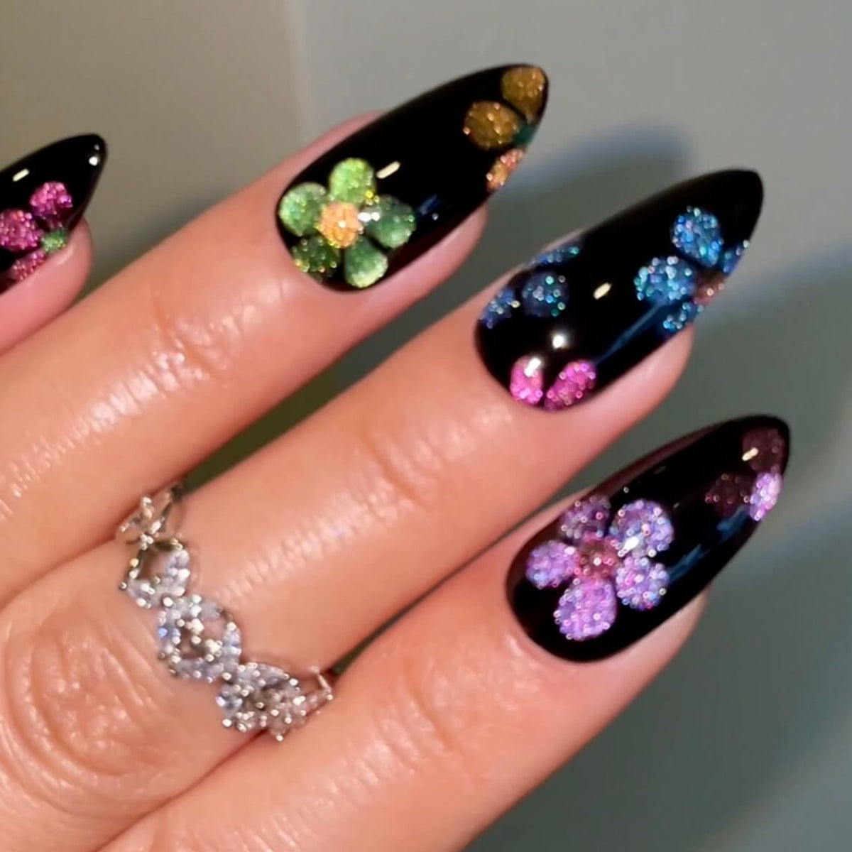 flower-power-press-on-nails